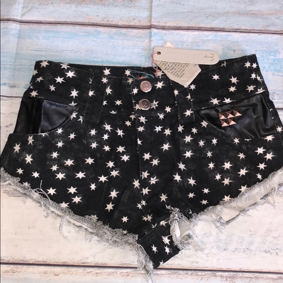 🆕 TALLOW AFRICAN NIGHTS DENIM SHORT IN STAR PRINT - Picture 2 of 8